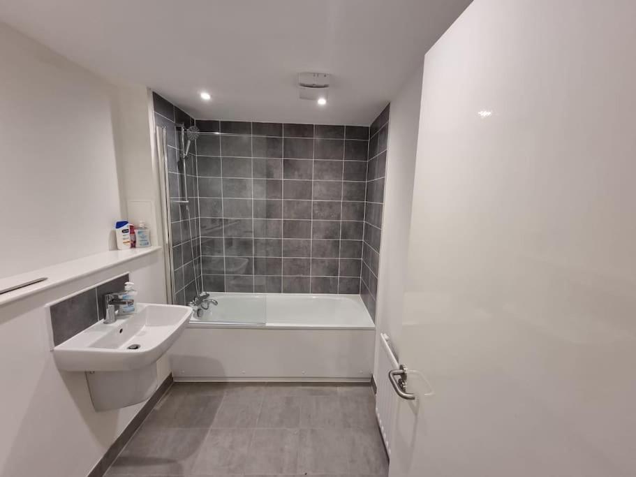 Gorgeous Apartment In The Town By Ap Management. Glasgow Exteriör bild
